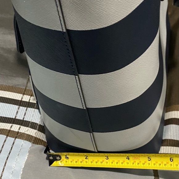 Michael Kors Bag - Picture 7 of 8